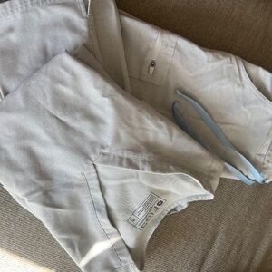 Figs Light Gray Scrub Set medium top small pants